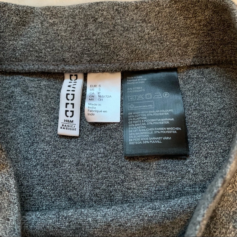 3/$20🎁 Skirt from H&M straight fit size Small